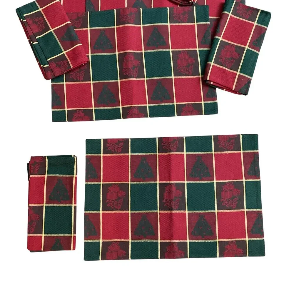 Vintage Christmas Table Linens (4) placemats & napkins red green plaid festive